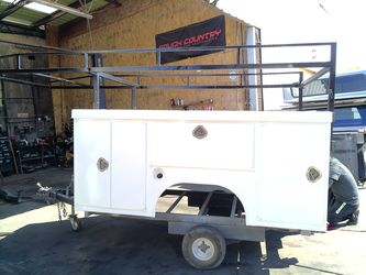 8' utility Bed in great condition it will FIT Most Trucks