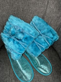 Very Nice And Very Warm And Light Easy To Wear Size 8 And Half