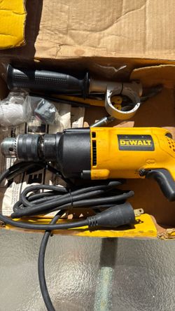 Dewalt DW511 7.8 AMP 1/2” Corded Variable Speed Reversing Hammer Drill