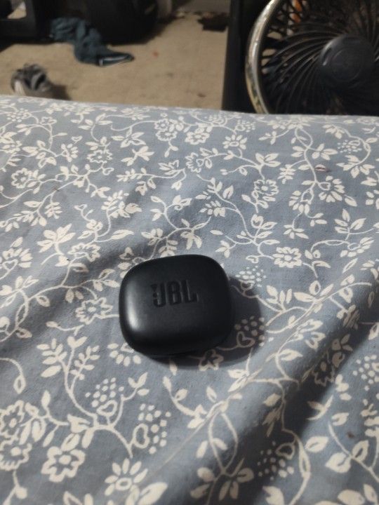 Black JBL Vibe Flex 2 Earbuds