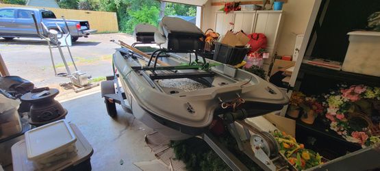 Johnboat Sundolphin w trailer