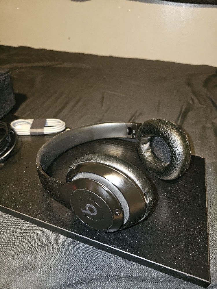 Beats Studio Pro - Wireless Bluetooth