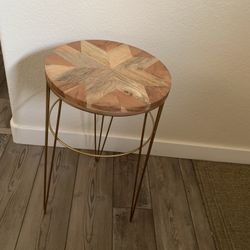Solid Wood Accent Side Table With Hairpin Legs