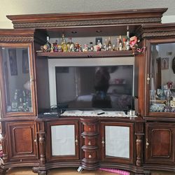 Entertainment center