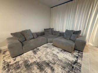 Sectional couch