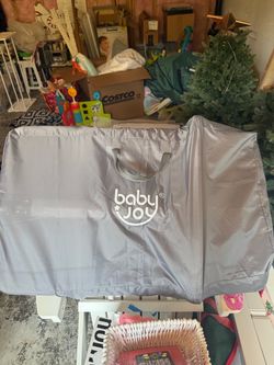 Baby Joy Bassinet and travel bag