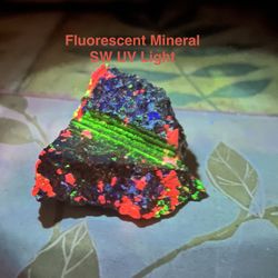 Fluorescent Mineral - UV Reactive - Short Wave Light  76.9g Really Cool