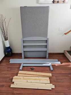 Twin bed with Mattress