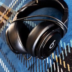 BEATS BY DR. DRE HEADPHONES 