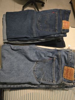 Levis. MENS 36W 32L  15 Pairs