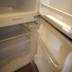Insignia Mini Fridge And Freezer 