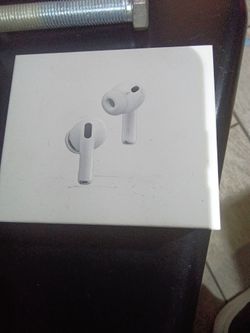 Apple AirPods Pro 3 in Box