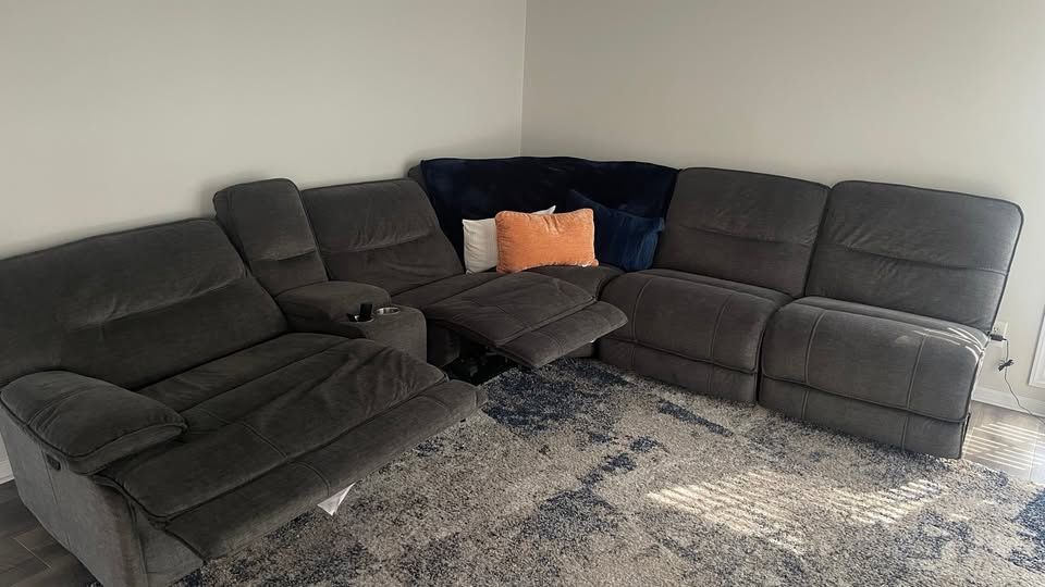 Gray Cloth Recline Sectional 