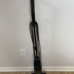 Vacuum Cleaner - Lightweight Eureka Superbroom