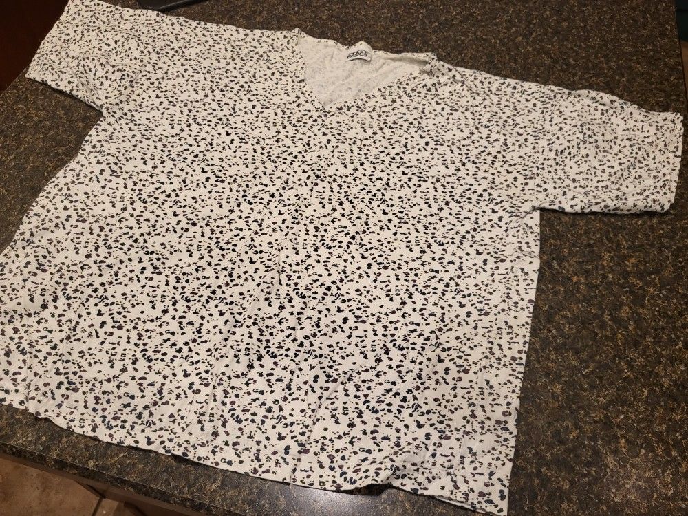 Women XL Trend Basics white with black splatter print ss knit blouse Lot 115