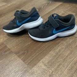Kid Boy NIKE Revolution 4 Blue Shoes Sneakers Size 13c 