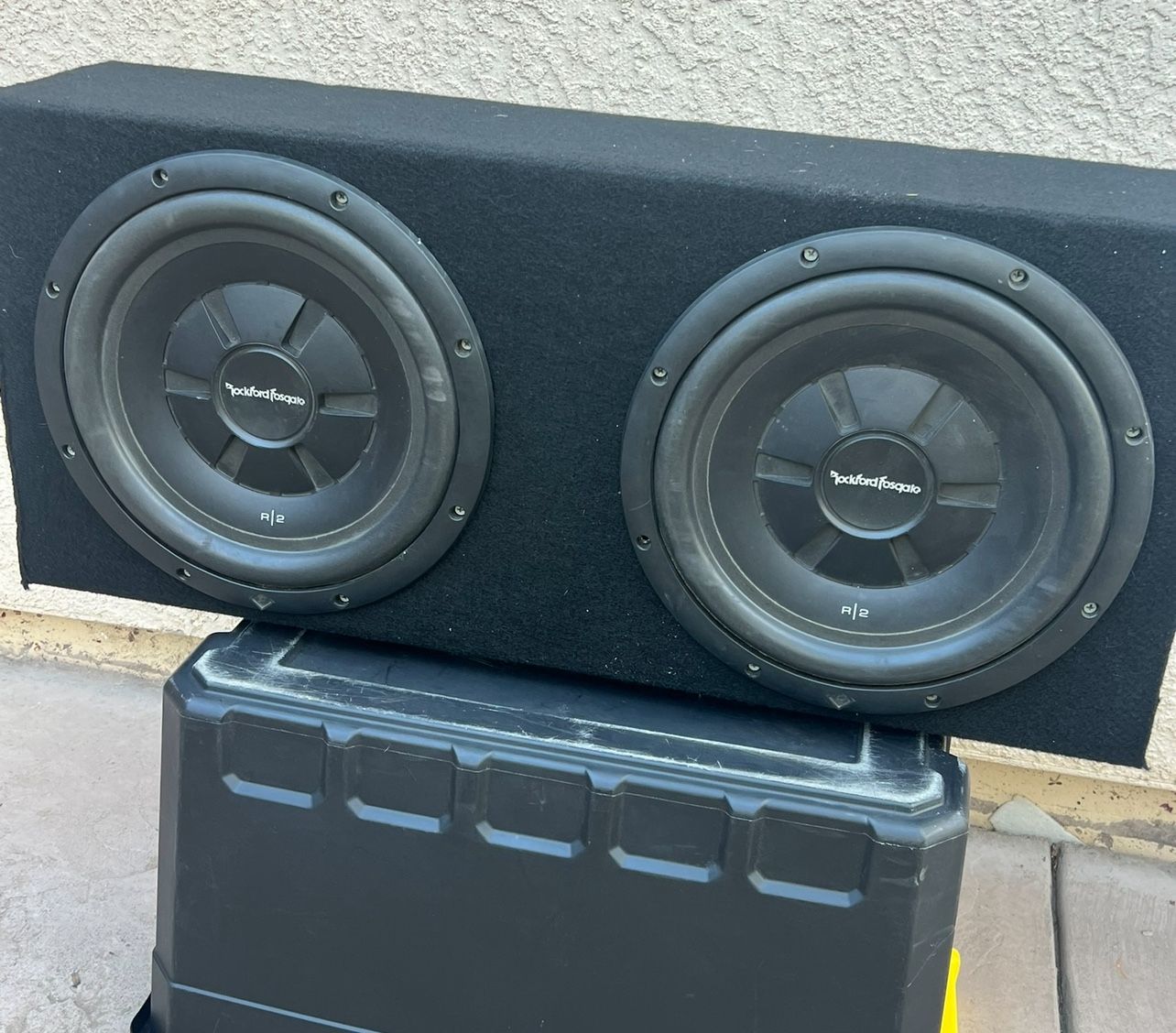 Dual 12in Rockford Fosgate R2 Shallow Mount Subwoofers In Slim Sealed Box