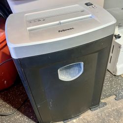 fellowes shredder