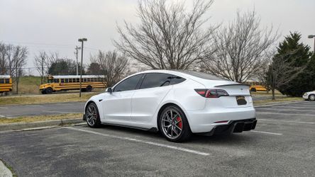 Vorsteiner Volta Carbon Fiber Aero Kit - Tesla Model 3