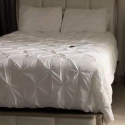 Queen Champagne Bedroom Set