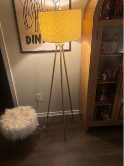 GOLD STANDING LAMP