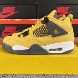 NEW 2021 Nike Jordan 4 Retro Lightning Size 8