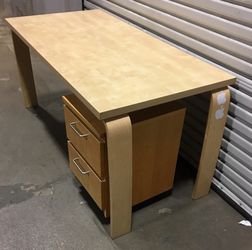 $100. Come Desk. INCLUDES DELIVERY!!! H-29, L-59, D- 29.5