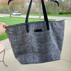 Vera Bradley Large Zippered Tote, Like New