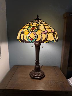 Tiffany-Style Stained Glass Table Lamp