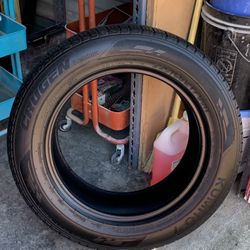 Crugen Kumho 7 225/60R17 Very Nice Tire. About 65% Tread. 