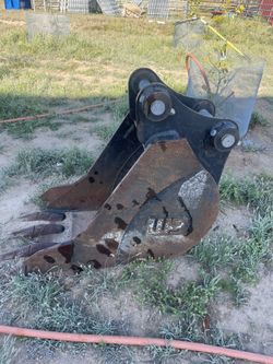 Komatsu 18” Wide Excavator Digging Bucket