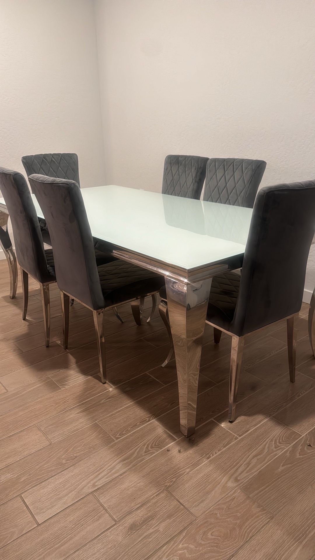 Dinning Table
