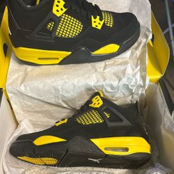 Air Jordan 4 Retro 