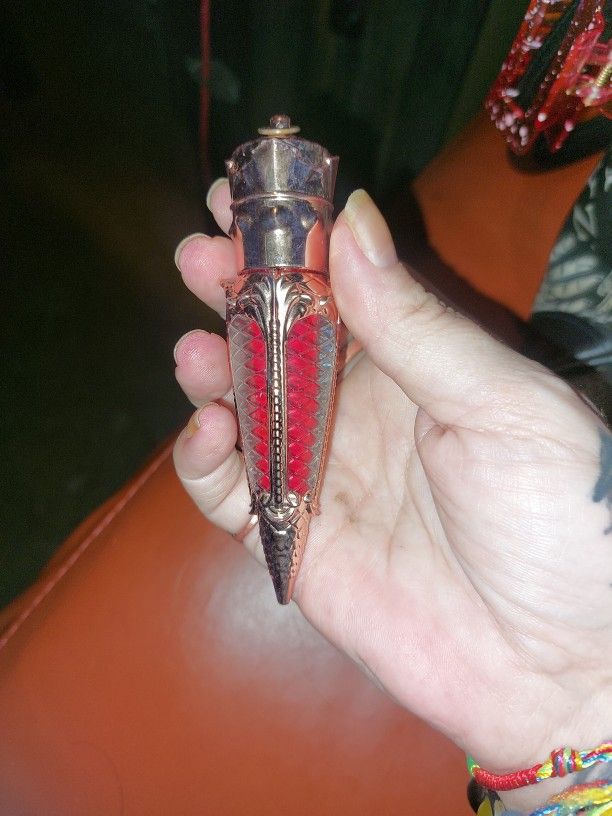 12 Hour Lipstick Brand New Royal Red
