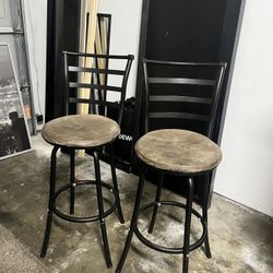 2 Bar Stools