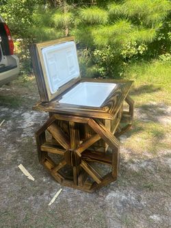 Outdoor cooler rustic style