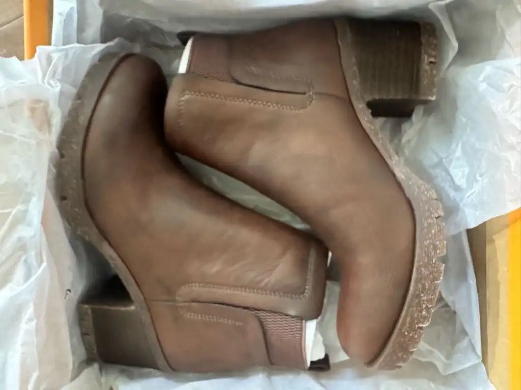 New  Korks Brown  Ankle Boots