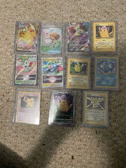 Lot of Vintage and Modern Pokémon cards