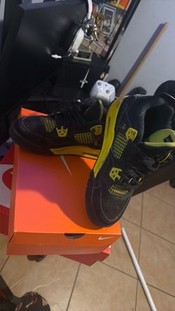 Jordan 4 Retro Thunder 6.5 in men