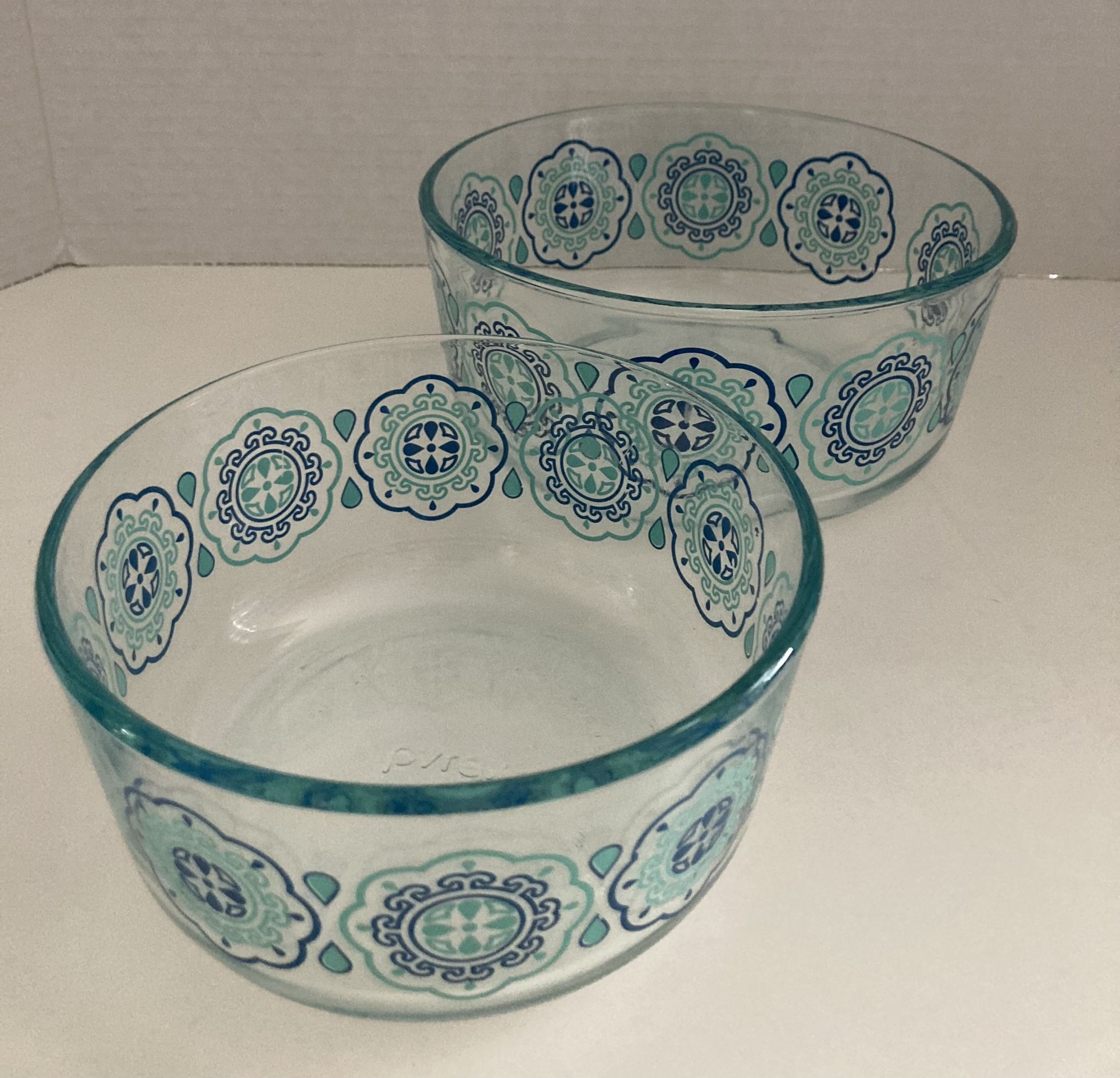Set of 2 Pyrex Clear with Turquoise and Aqua Medallion Pattern Bowls