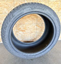 New Tire 295/40 ZR 21 111Y