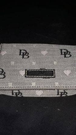 Dooney &bourke wallet