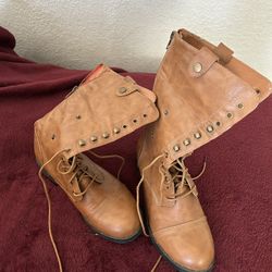woman’s boots size 8.5