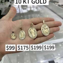 Dije de Santo En 10kt 