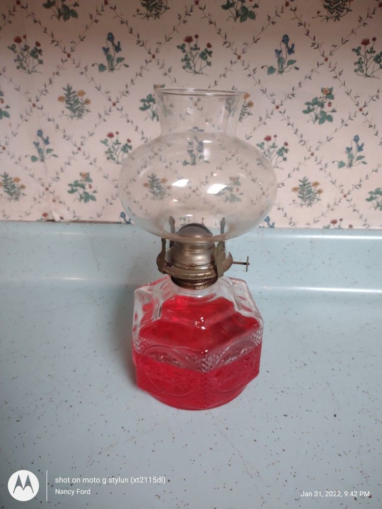 Vintage Anchor Hocking Wexford Oil Lamp With Original Globe
