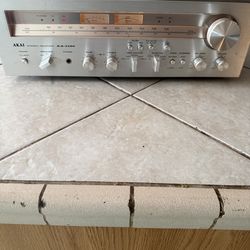 Akai AA-1150 Vintage Stereo Receiver - 50W/Ch -