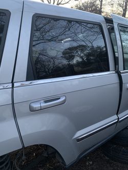05-10 Jeep Grand Cherokee rear pass door