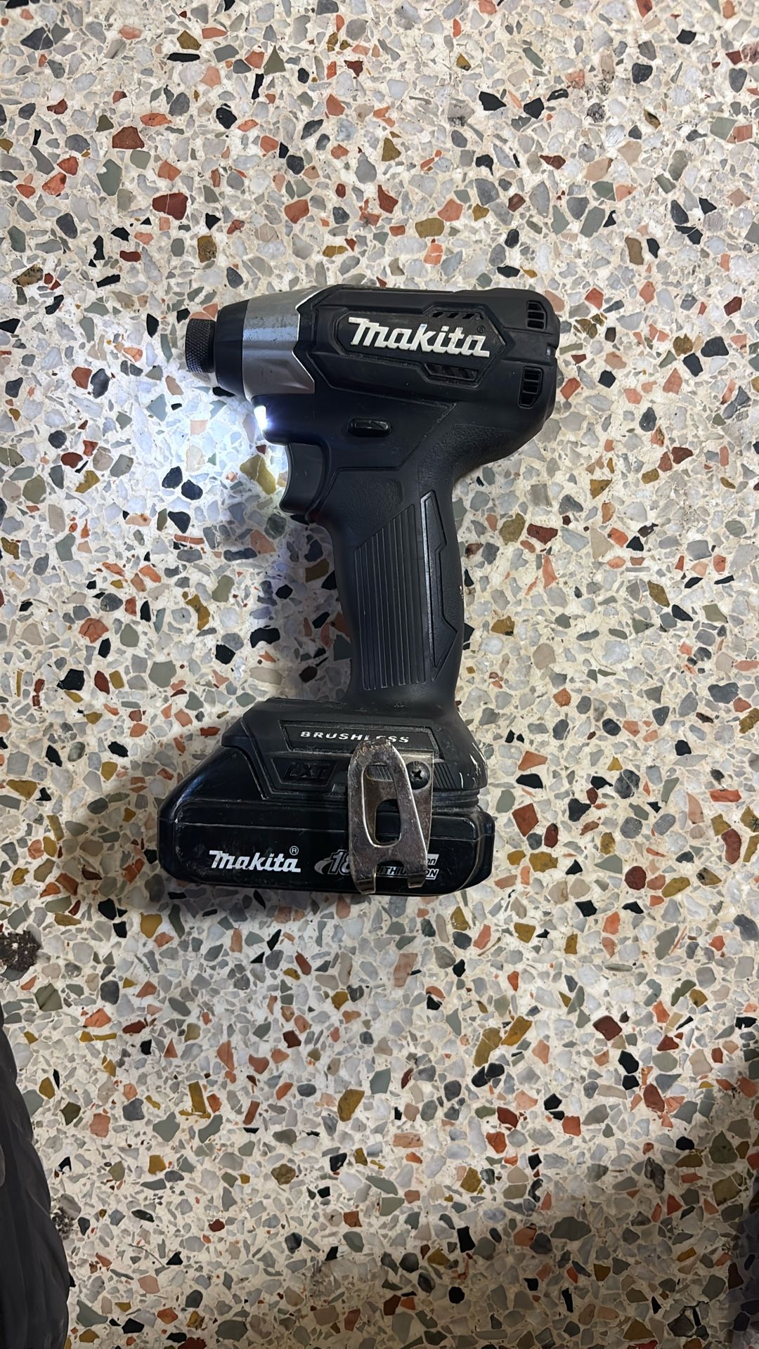 Makita XDT15ZB 18V LXT
