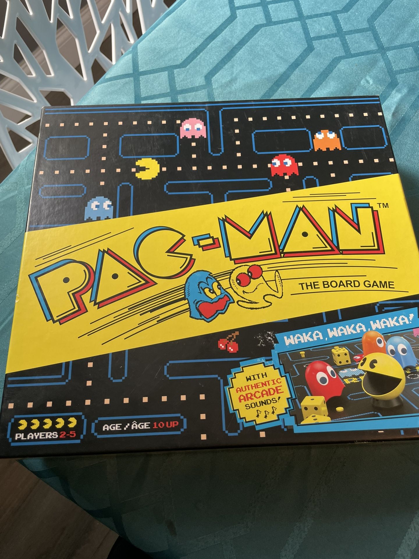 Buffalo Games Pac-Man - The Board Game Authentic Arcade Sounds Waka Waka