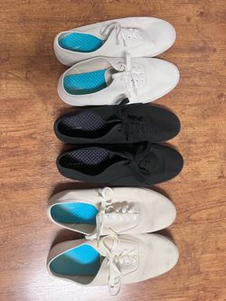 Women’s Tennis Shoes 11W